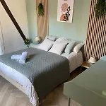 Jungle Deluxe Elegant Et Cosy Au Centre De Fontainebleau, Proche Insead Apartmán